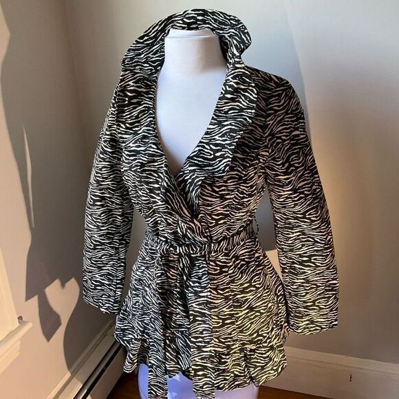 Sandro Studio Ruffle Zebra Trench Coat, Medium. Mobwife - Picture 12 of 16